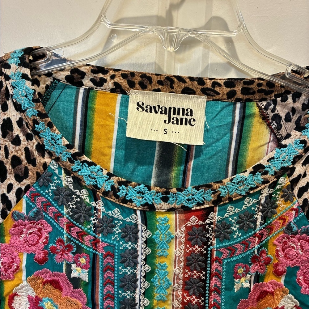 Savanna Jane Women’s Embroidered Animal Print Cheetah Top Bell Sleeves Size S - Picture 2 of 4